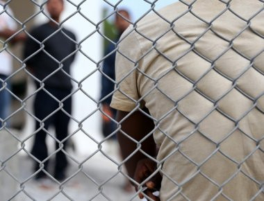 Μυτιλήνη: Τέλος η απεργία πείνας για τους 12 πρόσφυγες